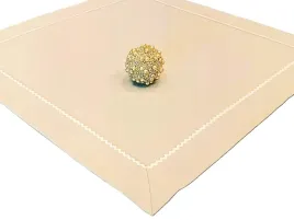 serweta-delikatny-bez-bialy-zygzak-bieznik-na-stol-kwadrat-80x80