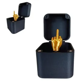 zabawny-srodkowy-palec-zabawny-prezent-na-biurko-lub-do-domu