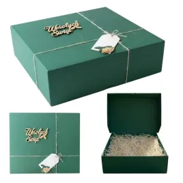 pudelko-prezentowe-na-prezent-swieta-zielone-napis-drewniany-wypelnienie