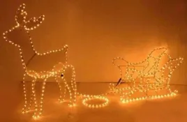 renifer-swiateczny-z-saniami-figurka-swiateczna-504-led-ip-44-zasilanie-sie