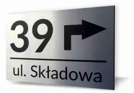 tabliczka-adresowa-aluminiowa-ze-strzalka-numer