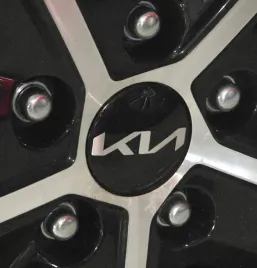 kia-dekielki-dekle-kapsle-znaczki-kolpaczki-do-alufelg-60mm-56mm-4szt-nowe