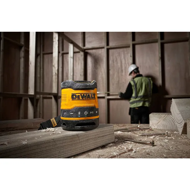 dewalt-dcr009-kompaktowy-glosnik-bluetooth-usb-c-kod-producenta-dcr009
