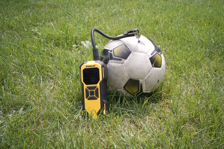 kompresor-akumulatorowy-10-bar-powerbank-usb-latarka-led-sxif0101-stanley-stan-nowy-kod-producenta-sxif0101