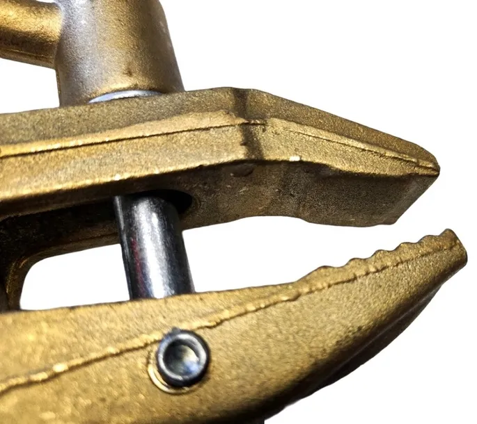 zacisk-masowy-srubowy-600a-marka-rhinoweld