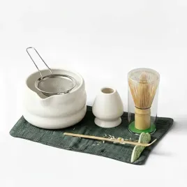 zestaw-do-japonskiej-herbaty-matcha-zestaw-do-robienia-matchy-kremowa-biel