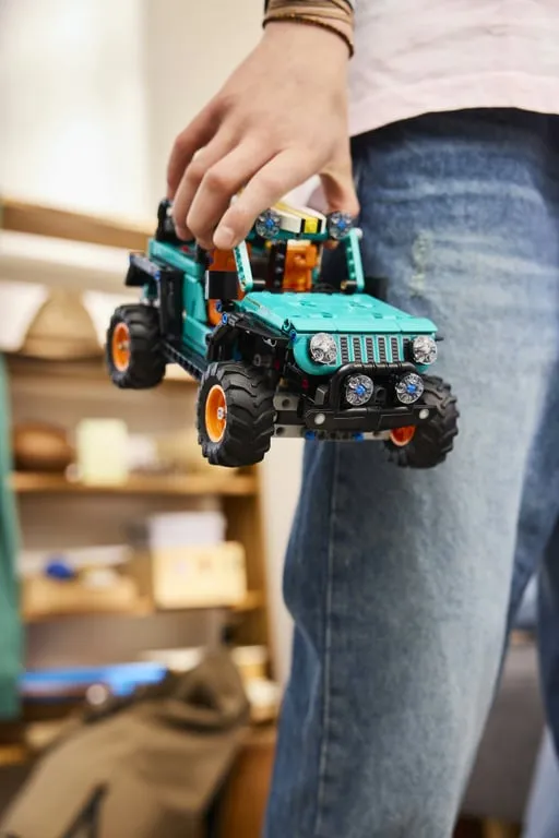 lego-technic-suv-jeepr-wrangler-rubicon