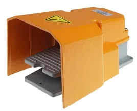 wylacznik-nozny-pedal-z-pelna-zabudowa-15a-p1-pz