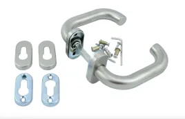klamka-drzwiowa-z-rozetkami-uniwersalny-rozstaw-46-50mm-stal-nierdzewna