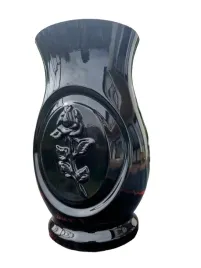 wazon-na-cmentarz-z-roza-wazon-nagrobny-wazon-na-nagrobek-ciezki