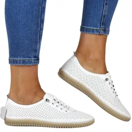 polbuty-skorzane-azurowe-sznurowane-filippo-6140-biale