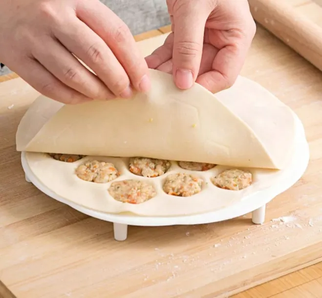 wykrawacz-forma-do-pierogow-uszek-kod-producenta-e-6225