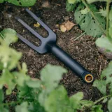 widelki-ogrodowe-fiskars-solid-mocne-widly-do-gleby-trwale-narzedzie-kod-produktu-1072103