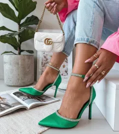 zielone-czolenka-satynowe-z-cyrkoniami-zapinane-na-kostce-zizia