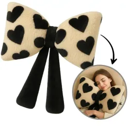 puchata-poduszka-dekoracyjna-duza-kokarda-w-serca-40-x-50-cm-pds24