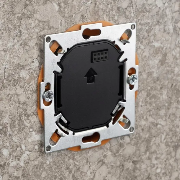 engo-controls-e55-b-internetowy-podtynkowy-regulator-temperatury-do-ramk-kod-producenta-e55b230wifi