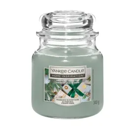 yankee-candle-home-inspiration-srednia-swieca-wrapping-paper-pine-340g