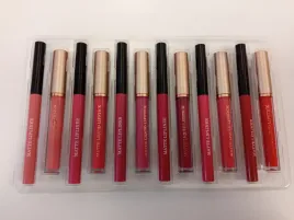 zestaw-6-matowych-pomadek-w-plynie-i-konturowek-do-ust-trwala-szminka
