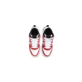 839977103-marka-nike