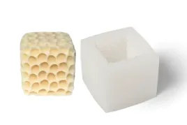 forma-silikonowa-do-swiec-foremka-kostka-plaster-miodu-56x74mm