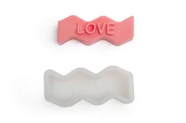 forma-silikonowa-do-odlewow-swiec-mydel-gipsu-love-134x48x4-cm