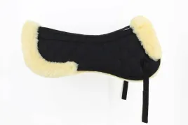 k-podkladka-pod-siodlo-podklad-z-owczej-welny-mustang-3086-czarno-bezowa