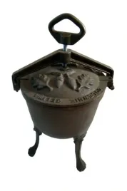 kociolek-zeliwny-mysliwski-4l-wypalony-producent