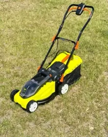 kosiarka-akumulatorowa-36cm-bateria-18v-4ah