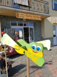 wiatrak-drewniany-strach-ogrodowy-zaba-zabka