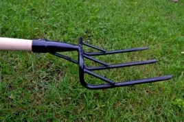 widly-do-spulchniania-gleby-kultywator-reczny