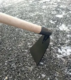 motyka-lesna-premium-z-trzonkiem