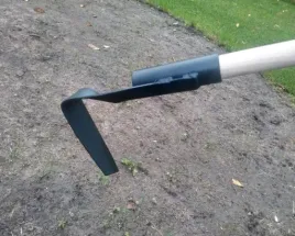 motyka-do-pielenia-mala