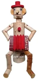 piekna-ozdoba-figurka-ogrodowa-z-harmonia-ludzik-z-brzozy-dom-wik