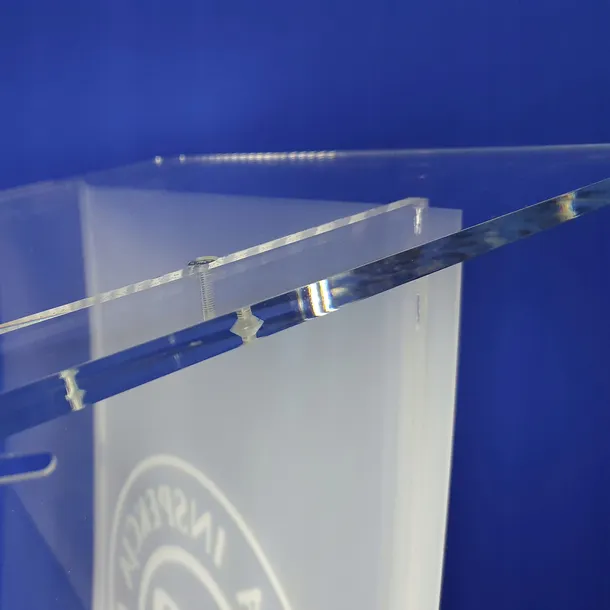 mocna-mownica-mzp-t1-z-grubej-plexi-mobilna-na-odczyty-event-konferencje-stan-nowy-kod-producenta-mzp-t1-v2