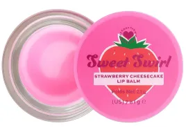 truskawkowy-balsam-do-ust-z-aromatem-sernika-revolution-sweet-swirl