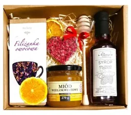 kosz-box-prezentowy-prezent-miod-herbata-czekolada-serce
