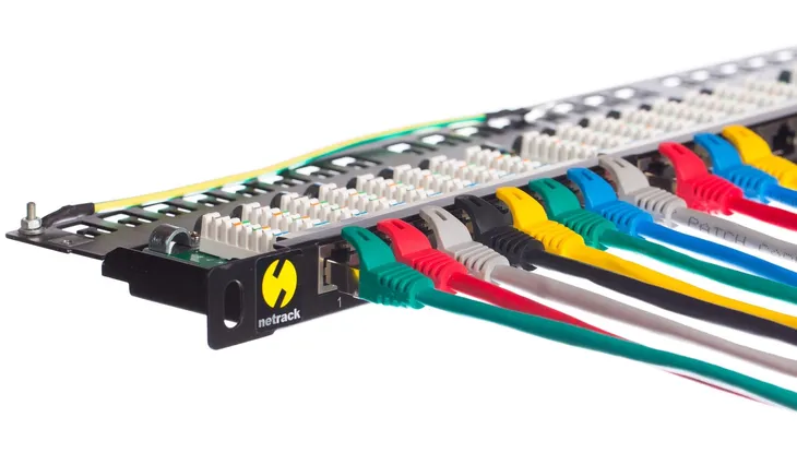 patchcord-rj45-kat-5e-utp-15m-netrack-szary-marka-netrack-dlugosc-kabla-15-m
