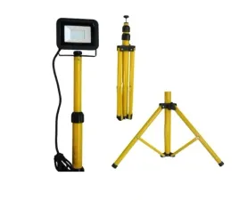 naswietlacz-led-1x20w-na-statywie-barwa-zimna