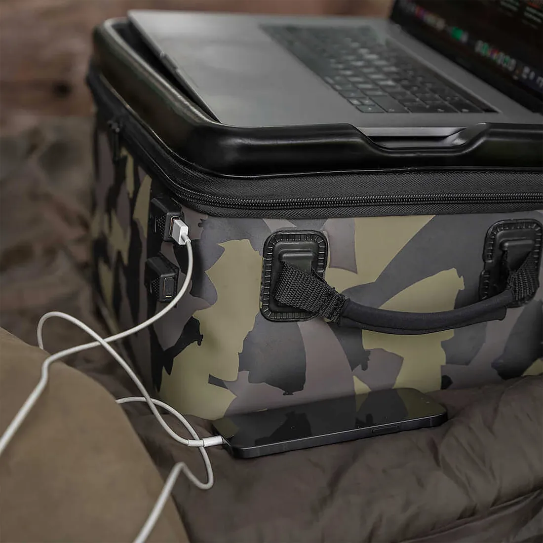 torba-na-elektronike-avid-carp-stormshield-pro-techpack-xl-stan-nowy