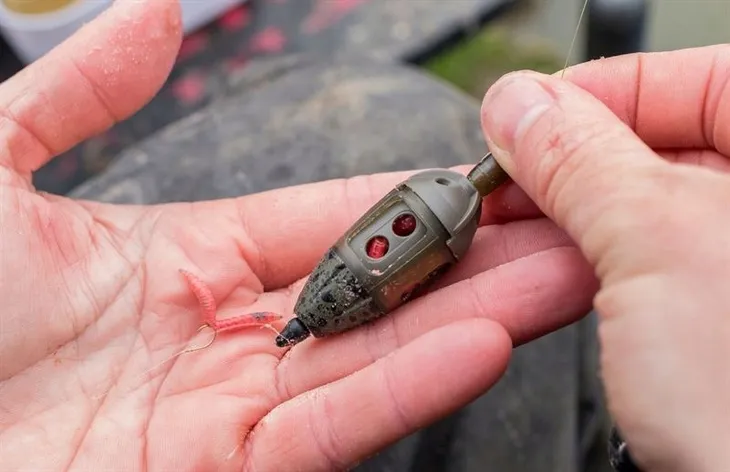 koszyk-do-metody-preston-maggot-feeder-30-gr-model-maggot-feeder