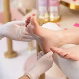 pharm-foot-wygladzajacy-peeling-solno-cukrowy-do-stop-800g-foot-scraper-marka-victoria-vynn