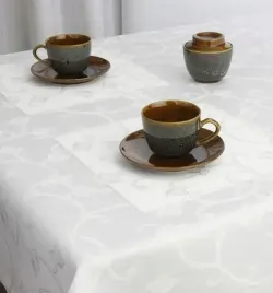 obrus-z-tkaniny-plamoodporny-bialy-140x220-haft
