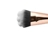 face-and-primer-brush-f19-stan-nowy