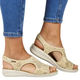 sandaly-damskie-na-koturence-unisoft-7196-bezowe