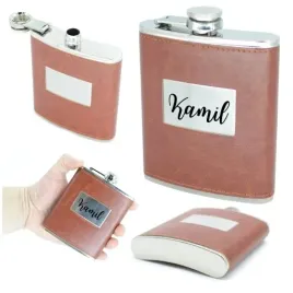 piersiowka-stal-nierdzewna-z-skorzanym-obszyciem-grawer-inicjaly-urodziny