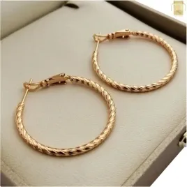 kolczyki-zlote-kola-duze-3-cm-stal-chirurgiczna-prezent-dla-kobiety-gratis