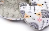 poduszka-motylek-jezyki-szara