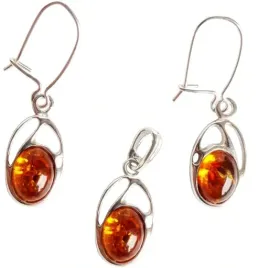 komplet-srebrny-z-bursztynem-wisiorek-kolczyki-certyfikat