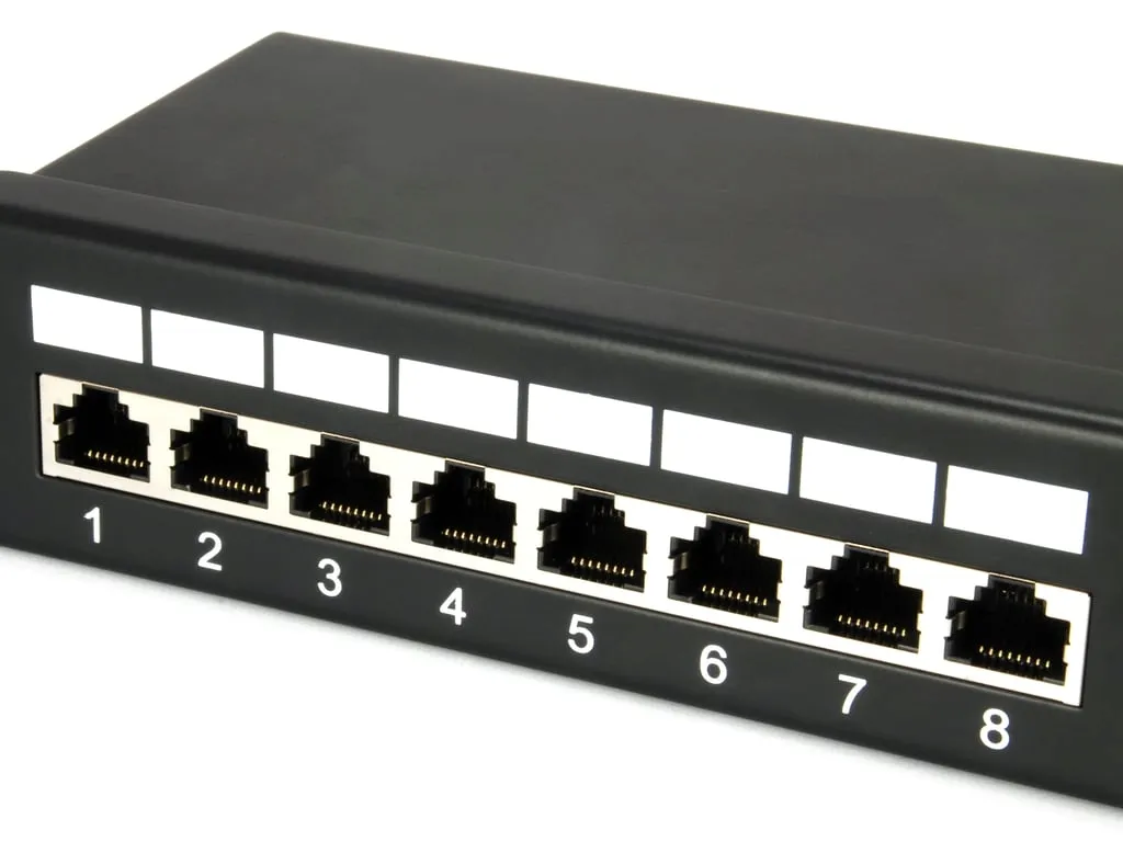 equip-327425-panel-krosowniczy-1u