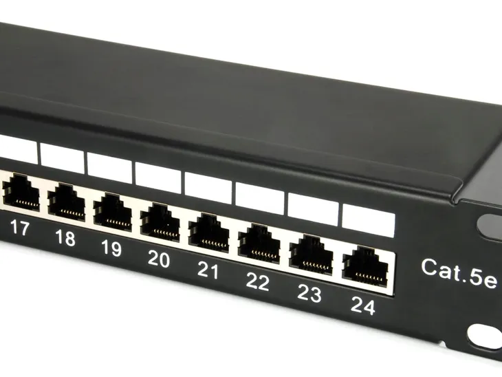 equip-327425-panel-krosowniczy-1u